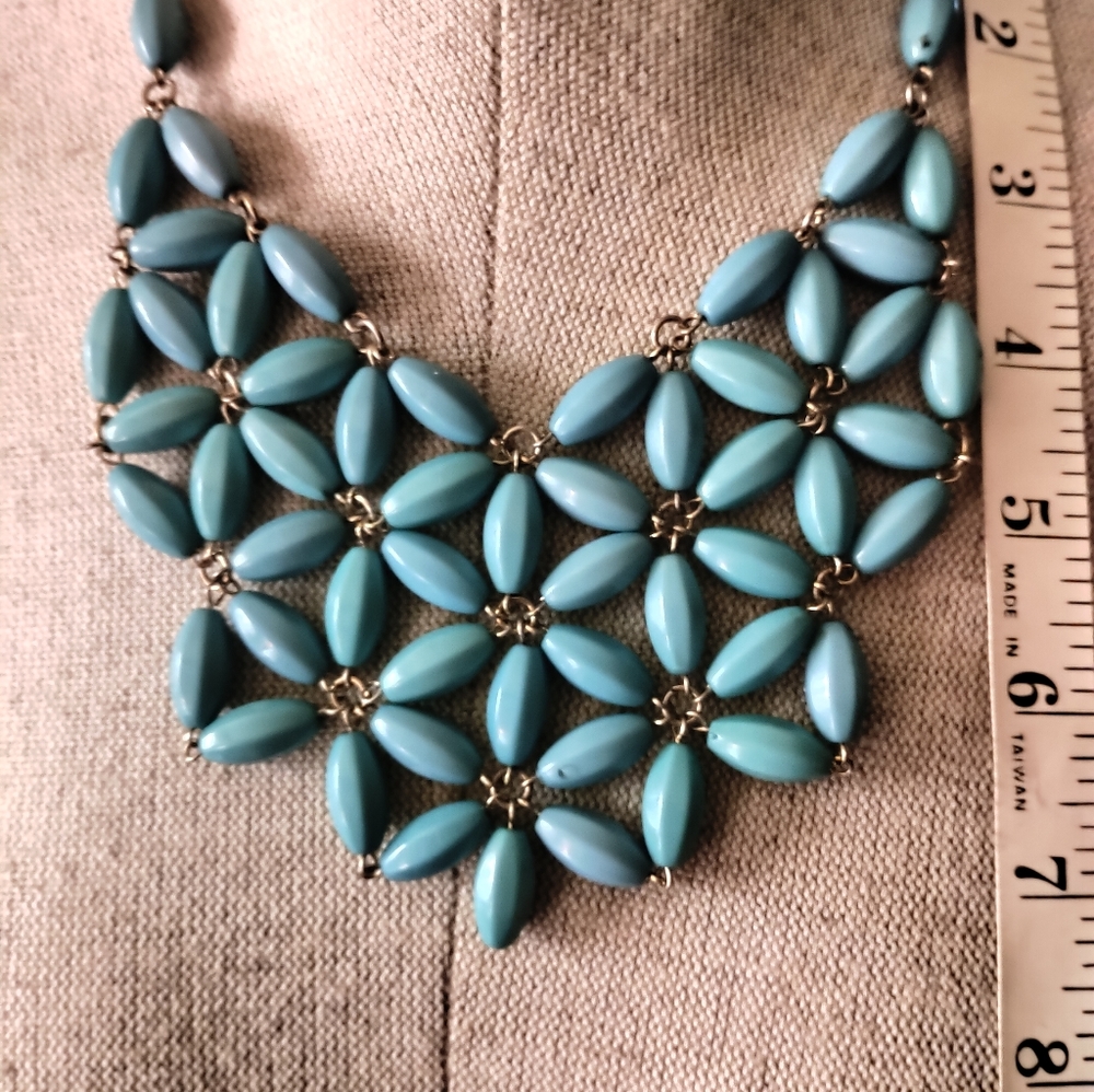 Statement necklace